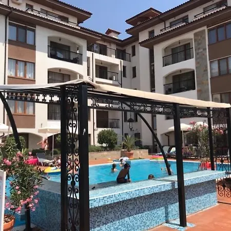 Beachfront 1-bedroom Stylish & Compact Apartman