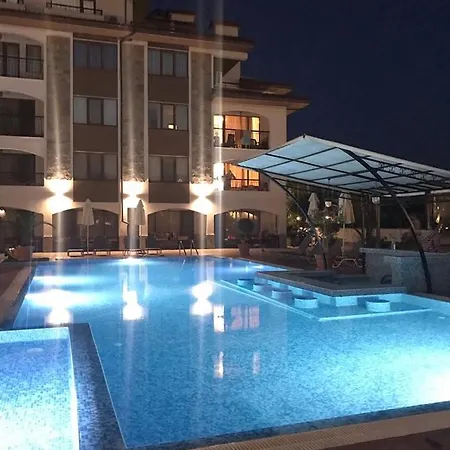 Apartman Beachfront 1-bedroom Stylish & Compact *