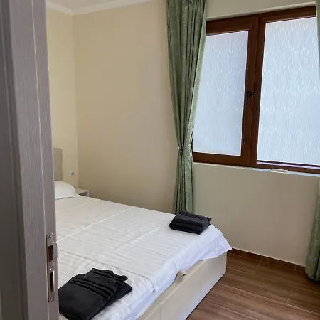 Beachfront 1-bedroom Stylish & Compact Apartman *