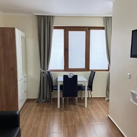 Apartman Beachfront 1-bedroom Stylish & Compact *
