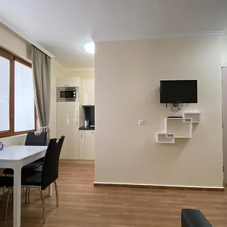 Beachfront 1-bedroom Stylish & Compact Apartman Burgasz